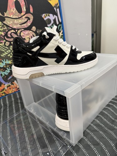 Off white out office black - of,