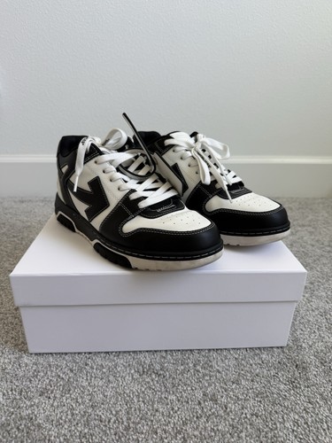 Off white out office black - out, of